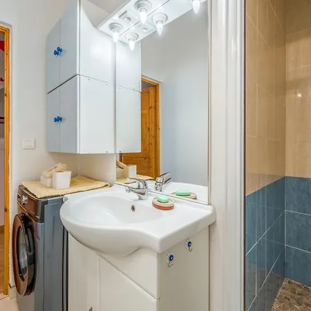 Joli Avec Piscine بيت للعطل *